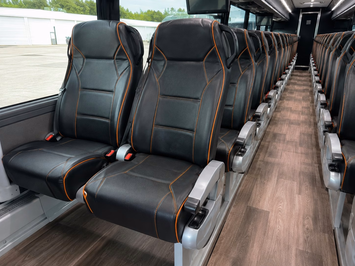 airport shuttle buses for wedding guests flying into washington dc